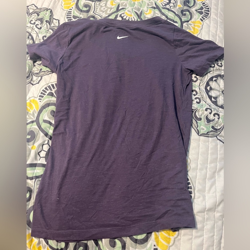 Nike tee - Picture 2 of 3